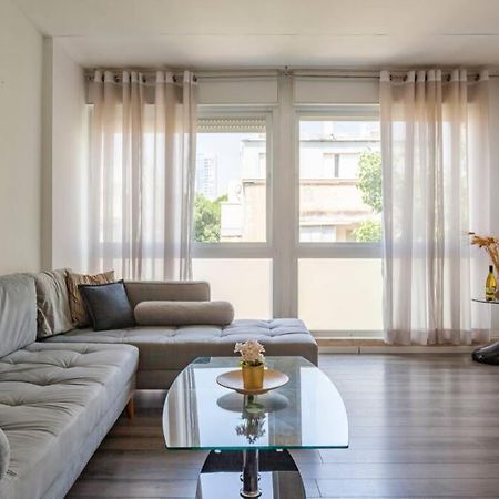 Big Apartment Next To Gordon Beach Plus Free Parking Tel Aviv Bagian luar foto
