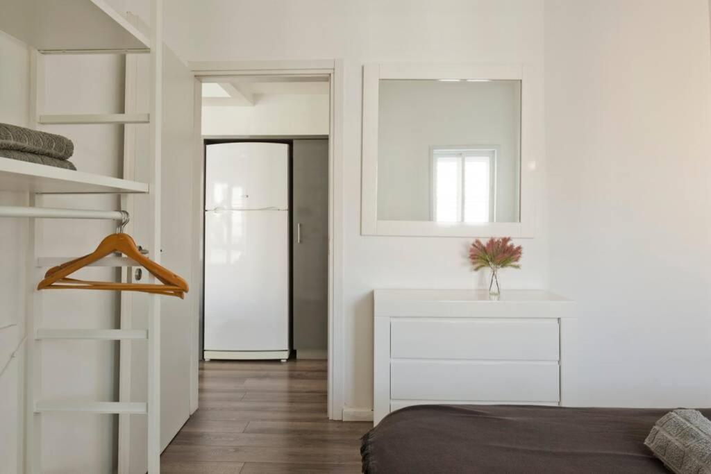 Big Apartment Next To Gordon Beach Plus Free Parking Tel Aviv Bagian luar foto